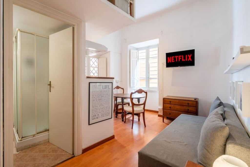 Tiny House Nel Cuore Di Roma Bagian luar foto